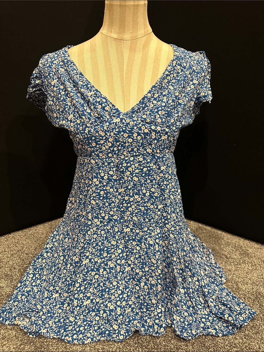 Princess Polly Blue Floral V-Neck Mini Dress